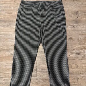 Chico's Monochrome Patterned Pants